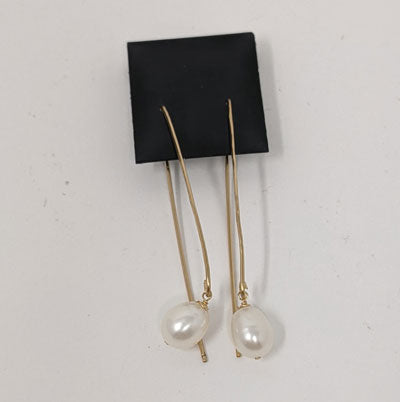 Rebecca Rose: Pearl Earrings