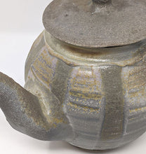 Load image into Gallery viewer, Daniel Bellow: Teapot