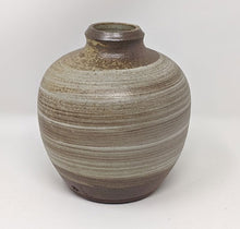 Load image into Gallery viewer, Guy Matsuda: Woodfired Vase