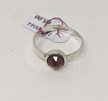 Load image into Gallery viewer, Homestone Jewelry &amp; Designs: Garnet Ring